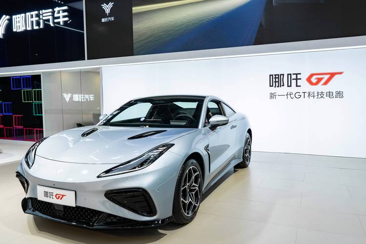 重庆垫江县纳亿联企业管理咨询哪吒汽车在智能汽车领域的表现，领途汽车在新能源汽车市场中的影响力